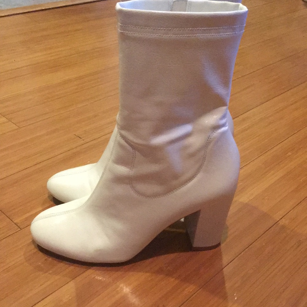 Kenneth Cole New York Alyssa Ankle Boot